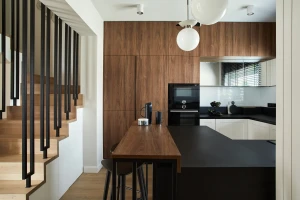 Détail d’une menuiserie sur mesure montrant une finition précise et une maîtrise visible, Schüp&Bach.