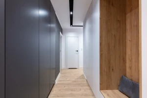 Menuiserie sur mesure Schüp&Bach pour améliorer le confort intérieur, avec un agencement de qualité et une finition soignée.