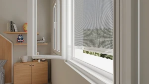 Solution discrète de menuiserie sur mesure qui se rétracte dans un coffre intégré, se déployant en un geste à la belle saison.